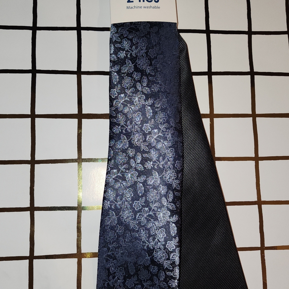 Bill Blass Midnight Blue and Slate Floral Tie